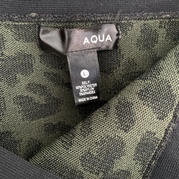 Aqua Womens Animal Print
Jacquard Skirt - Picture 6 of 7